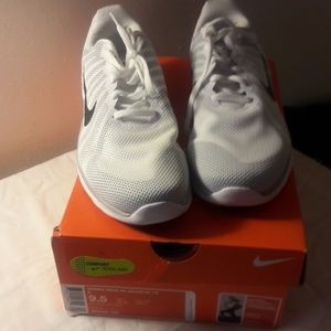 NIKE " IN SEASON TRAINERS: